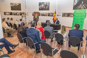 El teniente general de la UME desglosa a los asistentes los términos del acuerdo