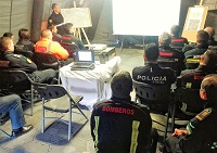 Presentación a los efectivos de los cuerpos de Policía Local, Bomberos y Protección Civil del Ayuntamiento de Guadix.