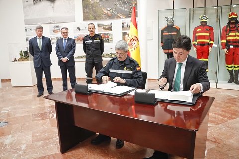 La firma del convenio con Iberdrola se realiz&oacute; en la Sala Hist&oacute;rica del Cuartel General de la Unidad Militar de Emergencias