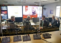 El general Alcañiz mostró el funcionamiento del Centro de Operaciones Conjunto de la UME, desde el cual se dirigen las intervenciones