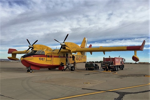Equipos del BIEM IV han realizado el apoyo a las tareas de carga en tierra de los hidroaviones del Ej&eacute;rcito del Aire
