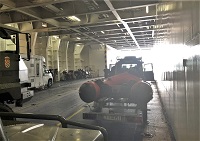 Los militares y medios del BIEM IV, provenientes de su base en Zaragoza, embarcaron esta mañana en el puerto de Barcelona destino a Mallorca