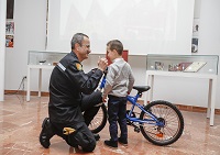 En la categoría de 2 a 6 años, el primer premio fue para Iker López, de 5 años, por su obra “Juntos lo conseguiremos”
