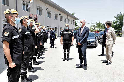 EL ministro Stef Block a su llega a la sede de la UME en su Base de Torrej&oacute;n