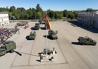 La parada militar terminó con un desfile aéreo, motorizado y terrestre en el que se han representado las distintas capacidades de la UME.