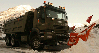 Maquina quitanieves sobre camión IVECO F3 T5T0 con extendedora de sal GILETTA MOD. MF-6040-A