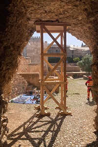 Durante la fase práctica del ejercicio, un equipo especializado de Búsqueda y Rescate Urbano (USAR) de la UME, intervino en diversos puntos estratégicos de la Alhambra, entre ellos la Torre de Muhammad y la Torre del Cubo
