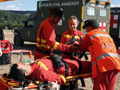 El equipo sanitario del BIEM IV estabilizando a una víctima