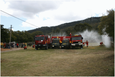 Medios y personal del BIEM I realizando una maniobra de autoprotecci&oacute;n.