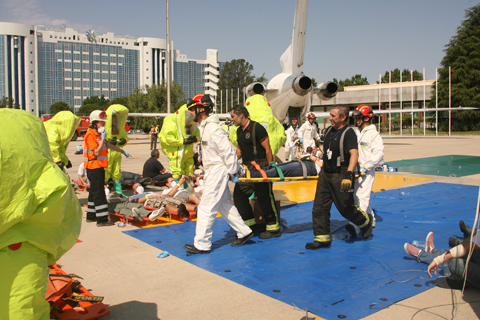 Efectivos del BIEM I en labores de búaqueda y rescate