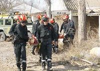 Ejercicio de traslado de un supuesto herido tras el rescate