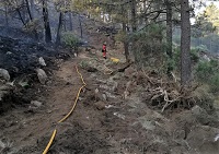 Tendido de manguera en una línea de defensa