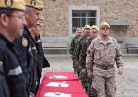 Entrega de diplomas tras la finalización de un NIRVUME