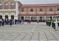 Los militares agradecen enormemente el buen trato y las muestras de cariño que reciben cada vez que coinciden con ellos.