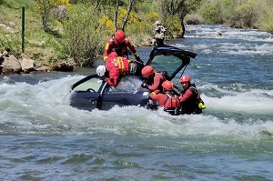El Curso de Rescate en Zonas Inundables se ha desarrollado en diferentes ubicaciones de la provincia de León, como el río Torío o el embalse de Barrios de Luna
