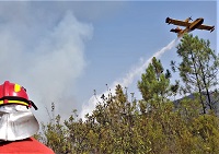 Tres hidroaviones del 43 Grupo del Ejército del Aire también se han sumado a las tareas de extinción del incendio