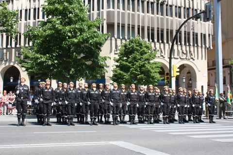 El BIEM IV participó en la jornada de puertas abiertas que se celebró en la Base Aérea de Zaragoza y en el solemne acto de izado de la Bandera en el Paseo de la Independencia.