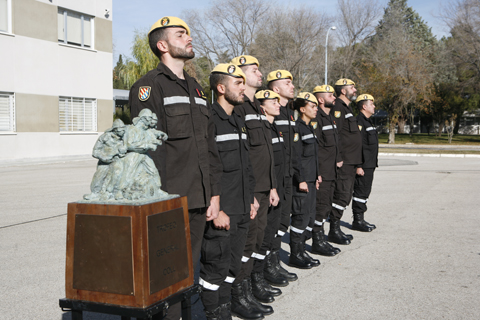 Entrega de los premios anuales del campeonato deportivo “Trofeo General Coll”, fotografía y dibujo infantil de la Unidad Militar de Emergencias