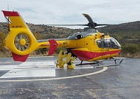 Un supuesto incendio provocado por el terremoto en una zona industrial produce vertido de material contaminado a la zona; es por lo que un equipo de reconocimiento NRBQ de la UME se despliega mediante otro helicóptero