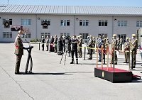 El teniente general Luis Manuel Martínez Meijide, Jefe de la UME, se dirige al personal comisionado en el Acto