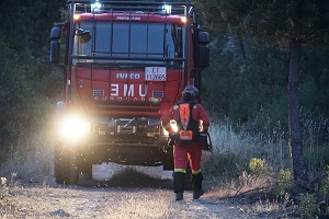 Los militares de la UME realizaron labores de ataque directo con autobombas, quemas de ensanche, refuerzo de líneas de defensa con buldócer, vuelos de reconocimiento con equipos RPAS y labores de refresco entre otras