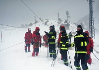 Como testigo de este trabajo se ha contado con la presencia del segundo jefe de la UME, general de división Manuel Gimeno, que ha compartido alguna que otra ventisca y el talante montañero de este Batallón