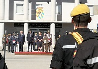 La Ministra de Defensa ha esto acompañada, entre otras autoridades, del Jefe del Estado Mayor de la Defensa, general Alejandre y del Jefe de la UME, general Alcañiz