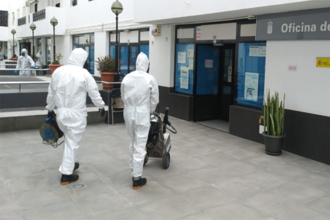 Una de las principales misiones que est&aacute; realizando la UME en esta lucha contra el coronavirus es la desinfecci&oacute;n de instalaciones cr&iacute;ticas