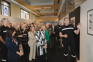 Su Majestad la Reina Doña Sofía presidió la presentación del libro y exposición fotográfica “Invencibles” de la UME como parte de los actos con motivo del XX Aniversario de su creación