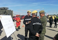 El JEME recorrió una detallada exposición de material