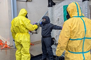 Para finalizar, los intervinientes pasaron por la estación de descontaminación, donde se aplicó un procedimiento en seco para evitar generar residuos adicionales