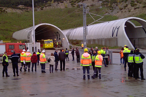 Simulacros en el t&uacute;nel internacional de ferrocarril de alta velocidad entre Francia y Espa&ntilde;a