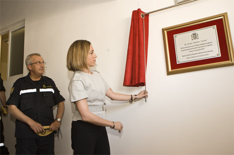 La Ministra descubri&oacute; una placa en reconocimento por la labor desempe&ntilde;ada por la Agrupaci&oacute;n