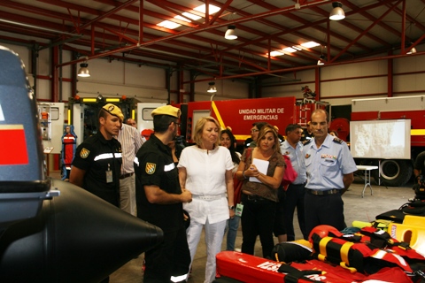 Exposici&oacute;n estatica de material y vehiculos de la UME