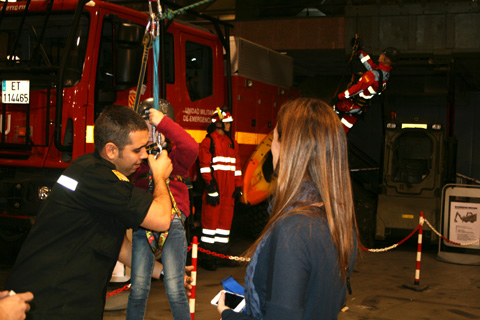 Los j&oacute;venes visitantes al stand de la UME en EXPOJOVE 2011 han podido conocer su misiones y capacidades o vivir la sensaci&oacute;n de lanzarse desde una &ldquo;tirolina&rdquo;.