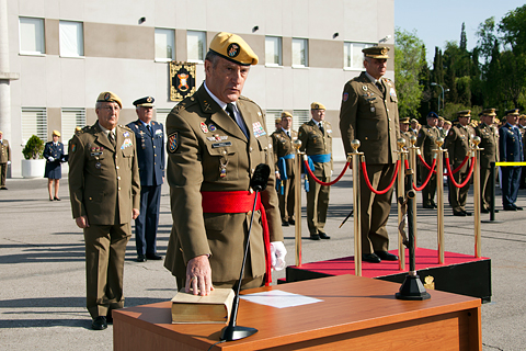 Asarta durante el juramento del cargo