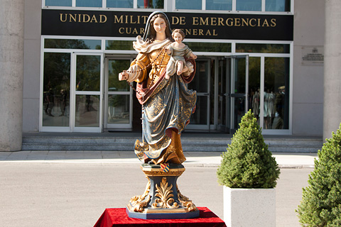 Imagen de la patrona de la UME, Nuestra Se&ntilde;ora del Rosario