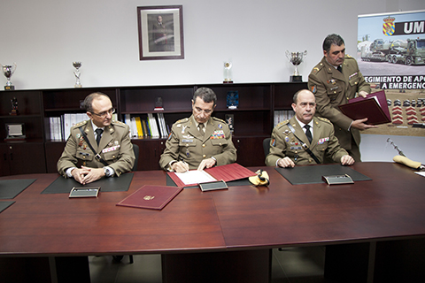 Firma de la c&eacute;dula de toma de posesi&oacute;n