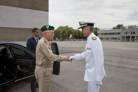 Recibimiento JEMAD: &ldquo;El Jefe del Estado Mayor de la Defensa recibi&oacute; al Inspector General de las FAS de Marruecos en el Cuartel General de la UME&rdquo;