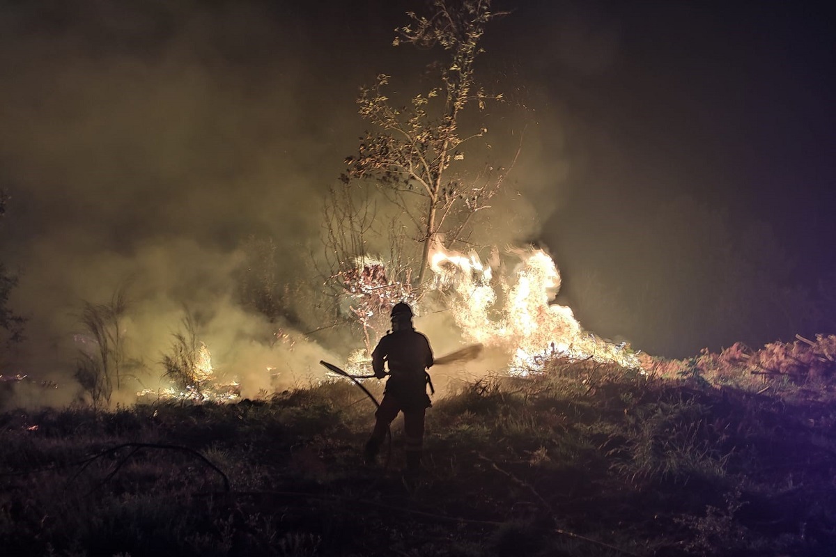 Desde su llegada a la zona del incendio, la UME ha realizado misiones de defensa de las poblaciones de Carballo de Lor, Pozos, o Pacio y Beir&aacute;n