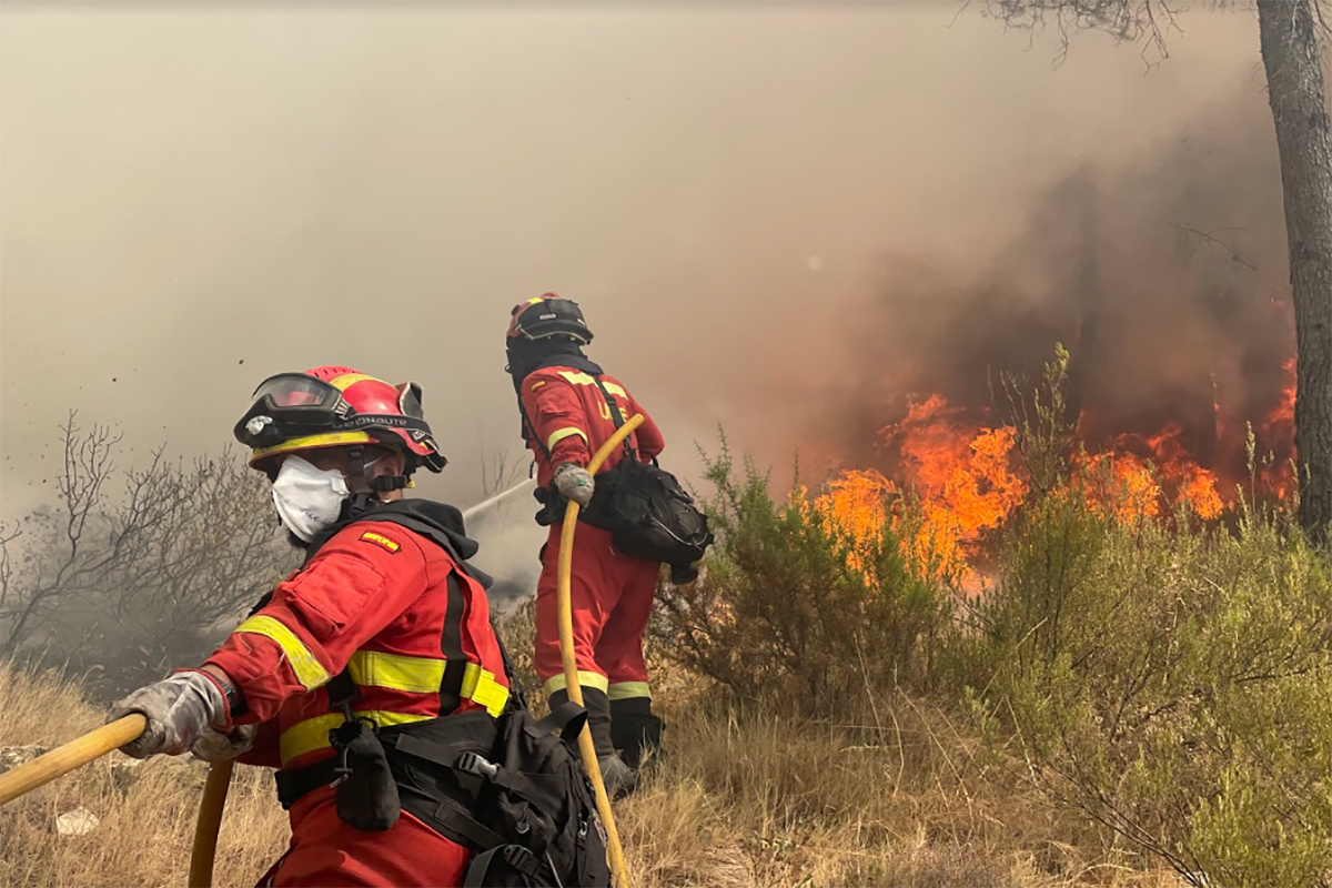 IF ValldEbo donde ya se han calcinado casi 10.000 hect&aacute;reas, se han desplegado 172 efectivos y 60 medios del Tercer Batall&oacute;n de Intervenci&oacute;n en Emergencias (BIEM III)