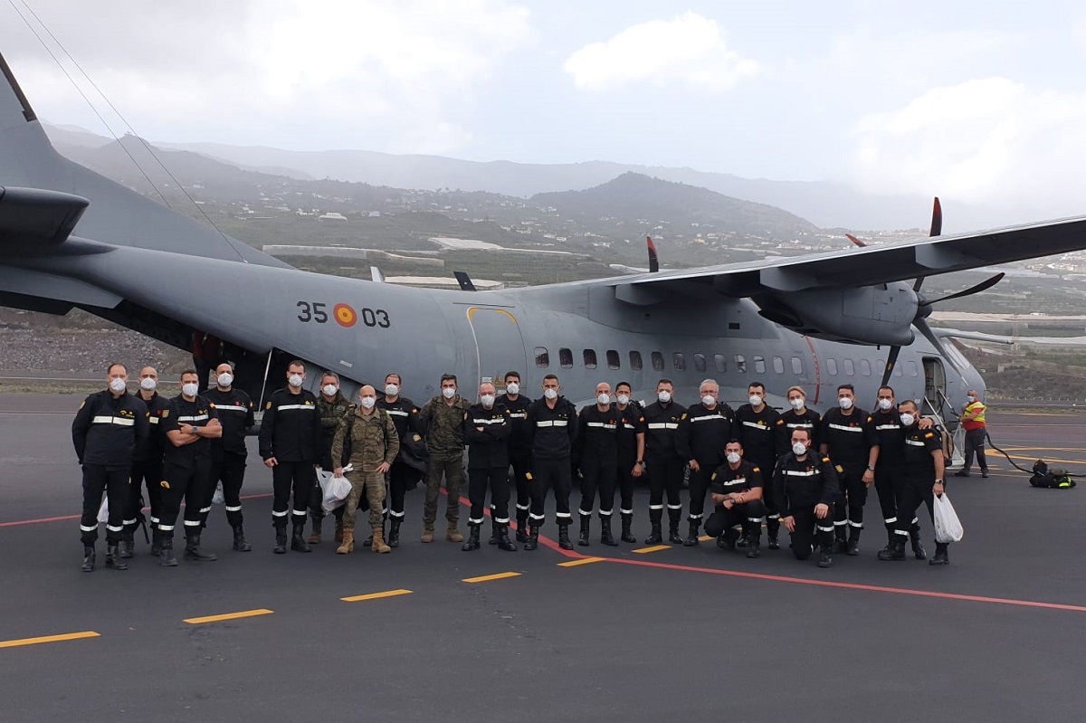 Salida de los &uacute;ltimos intergrantes de la OP &quot;La Palma&quot; desde el aeropuerto de la isla canaria