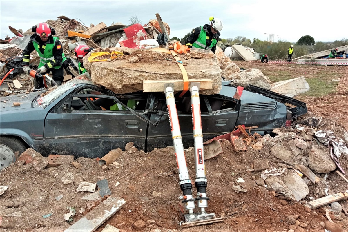 Estos cursos anuales capacita a los alumnos como t&eacute;cnicos supervisores en misiones de rescate, lo que les permite dirigir y desempe&ntilde;ar estos operativos