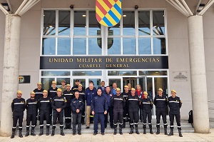 Foto de familia de los asesores, mentores, evaluadores y jefes de los distintas especialicidades del equipo USAR