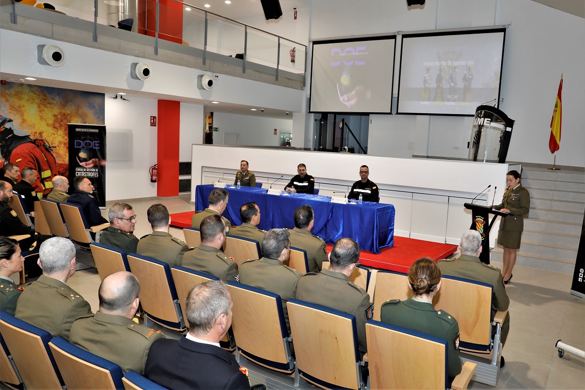 El acto de inauguraci&oacute;n, celebrado en el auditorio General Montiano, ha estado presidido por el segundo jefe de la UME, general de divisi&oacute;n Jos&eacute; Manuel Cuesta Casquero