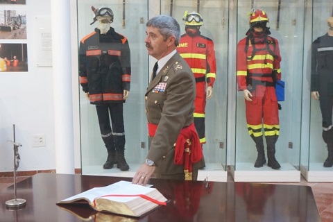 El general de divisi&oacute;n Alca&ntilde;iz Comas ha prestado juramento de su nuevo cargo como Jefe de la Unidad Militar de Emergencias en la Sala Hist&oacute;rica de la Unidad