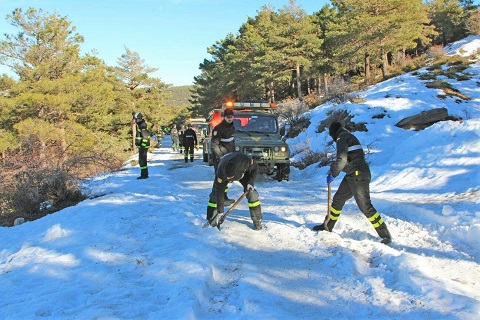 Ejercicio de apoyo a la movilidad y apertura de v&iacute;as en carreretas y caminos afectados por nevadas