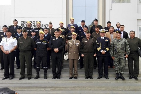 El teniente general Alca&ntilde;iz present&oacute; en el Centro de Operaciones de Emergencia Nacional (COEN) las principales caracter&iacute;sticas de la UME