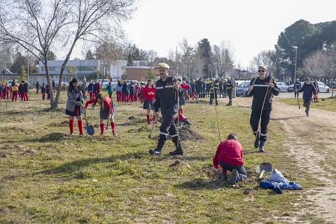 Todos los militares de la UME y m&aacute;s de 120 alumnos participaron en esta jornada