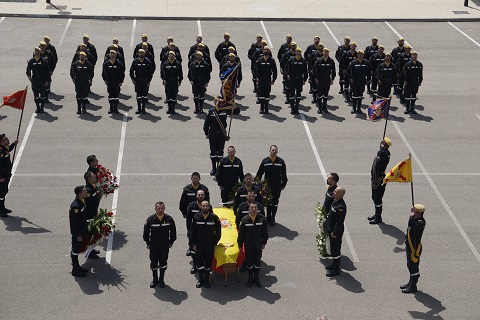 Uno de los momentos m&aacute;s emotivos del funeral fue cunado se enton&oacute; &quot;La muerte no es el final&quot; por todos sus compa&ntilde;eros